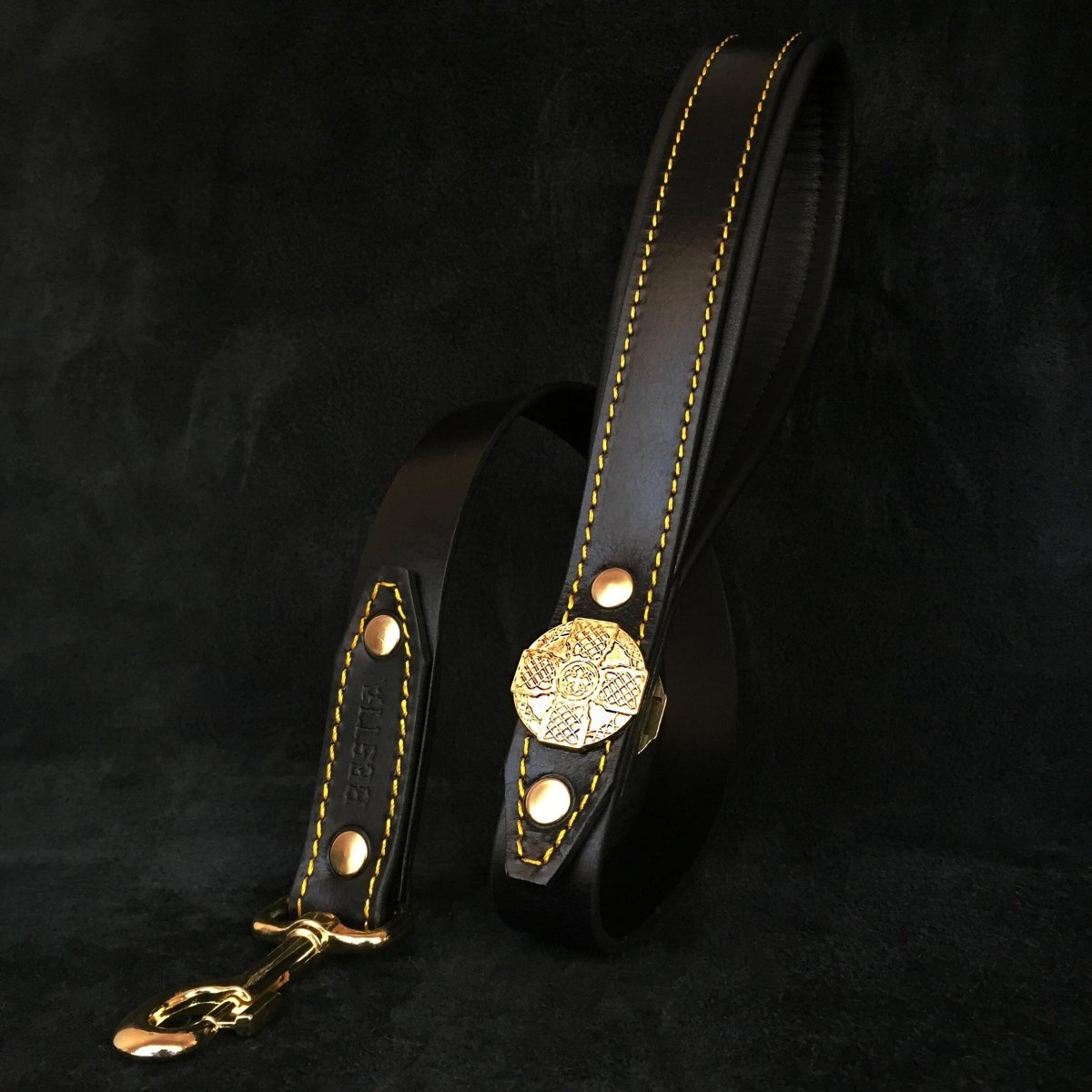 The "Maximus" leash black & gold - LeashLux Pet Co